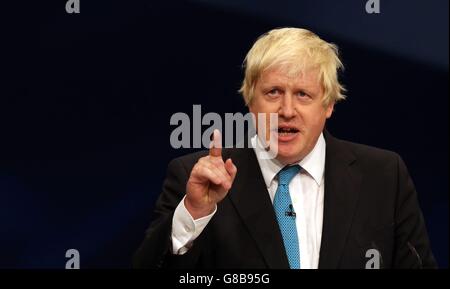 Boris Johnson, Abgeordneter von Uxbridge, hält seine Rede vor der Konferenz der Konservativen Partei in Manchester Central. Stockfoto