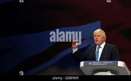 Boris Johnson, Abgeordneter von Uxbridge, hält seine Rede vor der Konferenz der Konservativen Partei in Manchester Central. Stockfoto