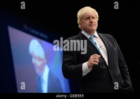 Boris Johnson, Abgeordneter von Uxbridge, hält seine Rede vor der Konferenz der Konservativen Partei in Manchester Central. Stockfoto