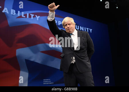 Boris Johnson, Abgeordneter von Uxbridge, hält seine Rede vor der Konferenz der Konservativen Partei in Manchester Central. Stockfoto