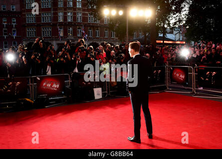 Tom Hiddleston bei der High-Rise Premiere während des 59. BFI London Film Festival im Odeon Cinema, Leicester Square, London. DRÜCKEN Sie VERBANDSFOTO. Bilddatum: Freitag, 9. Oktober 2015. Bildnachweis sollte lauten: Ian West/PA Wire Stockfoto