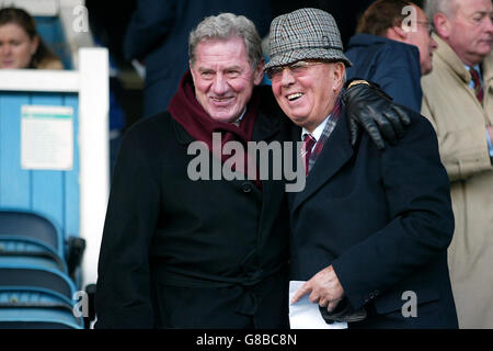 Fußball - FA Barclays Premiership - Portsmouth / Aston Villa - Fratton Park. Doug Ellis, Chairman von Aston Villa, und Milan Manderic, Chairman von Portsmouth Stockfoto