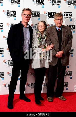 Alex Jennings, Dame Maggie Smith und Alan Bennett bei einer Fotoaufnahme für den neuen Film The Lady in the Van in Claridges, London. Stockfoto