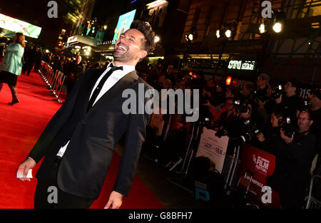 Dominic Cooper nimmt an der offiziellen Vorführung von The Lady in the Van während des 59. BFI London Film Festival im Odeon Leicester Square, London, Teil. DRÜCKEN SIE VERBANDSFOTO. Siehe PA Story SHOWBIZ Van. Bilddatum: Dienstag, 13. Oktober 2015. Das Foto sollte lauten: Ian West/PA Wire Stockfoto