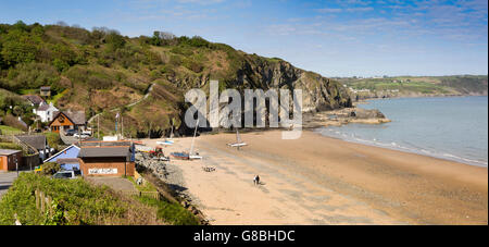 Großbritannien, Wales, Ceredigion, Tresaith, Strand in Richtung Carreg y Ddafad, Panoramablick Stockfoto