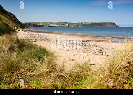 Großbritannien, Wales, Ceredigion, Penbryn, Strand, Blick nach Süden in Richtung Amberporth Stockfoto