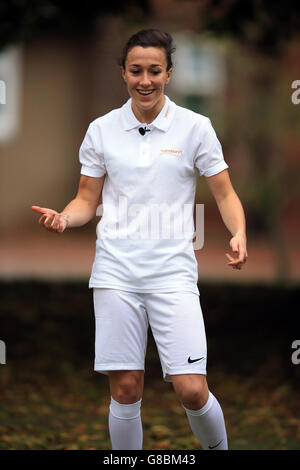 Manchester City Ladies' Lucy Bronze beim Sainsbury's Active Kids Launch an der Bowkey Primary School, Manchester. DRÜCKEN Sie VERBANDSFOTO. Bilddatum: Montag, 5. Oktober 2015. Bildnachweis sollte lauten: Mike Egerton/PA Wire. Stockfoto