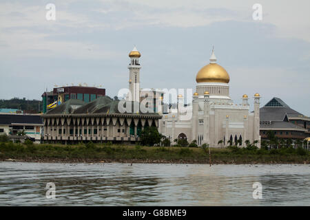 Schöne Aussicht auf Sultan Omar Ali Saifudding Moschee, Bandar Seri Begawan, Brunei Stockfoto