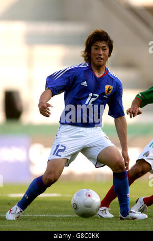 Fußball - Toulon-Turnier 2005 - Gruppe A - Japan gegen Mexiko - Stade Mayol. Yoshiki Takahashi, Japan Stockfoto