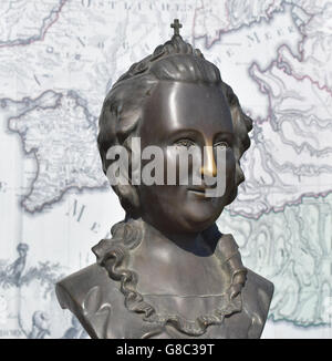 Bronzestatue der russischen Kaiserin Catherine II. In der Nase gerieben als Glücksbringer. Stockfoto