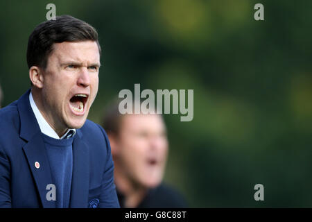 Fußball - Sky Bet League One - Bury gegen Wigan Athletic - Gigg Lane. Gary Caldwell, Trainer von Wigan Athletic Stockfoto