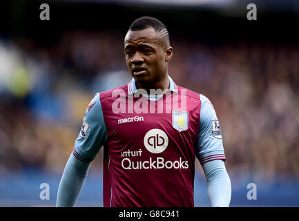 Jordan Aiew von Aston Villa während des Spiels der Barclays Premier League in Stamford Bridge, London. DRÜCKEN Sie VERBANDSFOTO. Bilddatum: Samstag, 17. Oktober 2015. Siehe PA Geschichte FUSSBALL Chelsea. Bildnachweis sollte lauten: Adam Davy/PA Wire. Online-in-Match-Nutzung auf 45 Bilder beschränkt, keine Videoemulation. Keine Verwendung bei Wetten, Spielen oder Veröffentlichungen für einzelne Vereine/Vereine/Vereine/Spieler. Stockfoto