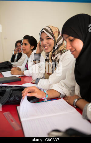 Schüler lernen in einer Berufsausbildung in Agadir, Marokko. Stockfoto