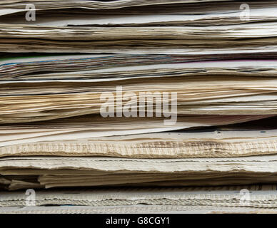 Haufen von Zeitungen closeup Stockfoto