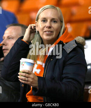 Soccer - Sky Bet League One - Blackpool / Millwall - Bloomfield Road. Blackpool-Fans an den Ständen an der Bloomfield Road Stockfoto