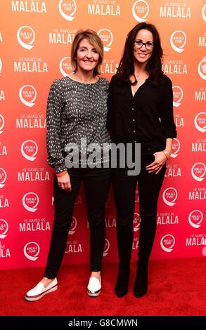 Er nannte mich Malala Screening - London. Kaye Adams und Andrea McLean (rechts) nahmen an einer Sondervorführung von He Named Me Malala in London Teil. Stockfoto