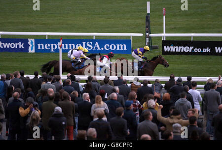 Horse Racing - Showcase - Tag eins - Cheltenham Racecourse Stockfoto