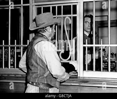 Pistole Duell In Durango, aka: sterben Würfel Sind Gefallen, USA 1957, Regie: Sidney Salkow, Monia: George Montgomery (Rechts) Stockfoto