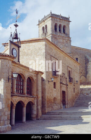 Der Hauptplatz. Moron de Almazan, Soria Provinz Kastilien-Leon, Spanien. Stockfoto