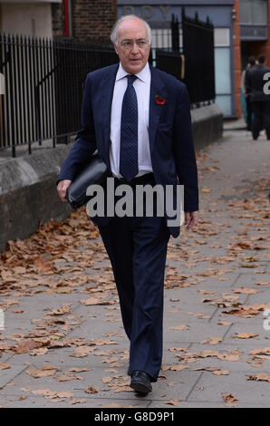 Der ehemalige konservative Führer Michael Howard kommt in der St. George's Cathedral in London zu einer Gedenkfeier für den im Juni verstorbenen ehemaligen Liberaldemokrat Charles Kennedy an. Stockfoto