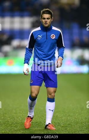 Fußball - Sky Bet Championship - Reading / Huddersfield Town - Madejski Stadium. Oliver Norwood beim Warm-Up Stockfoto