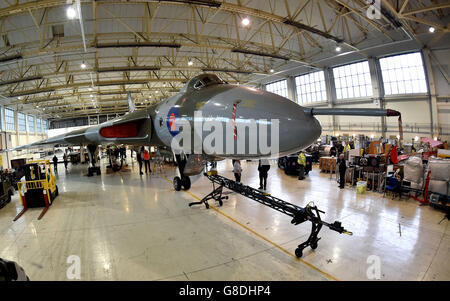 Vulcan XH558 an einem Aufhänger vor dem geplanten Endflug am Flughafen Robin Hood von Doncaster. Stockfoto