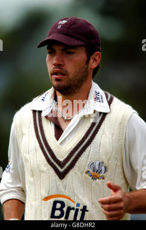 Cricket - Cheltenham & Gloucester Trophy - erste Runde - Staffordshire V Surrey - Lauch Stockfoto