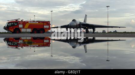 Vulcan XH558, ein restaurierter Atombomber, nach seinem letzten Flug auf Doncaster's Robin Hood Airport. Stockfoto