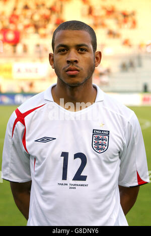 Fußball - Toulon-Turnier 2005 - Gruppe B - England gegen Tunesien - Stade Mayol. Liam Rosenior, England Stockfoto