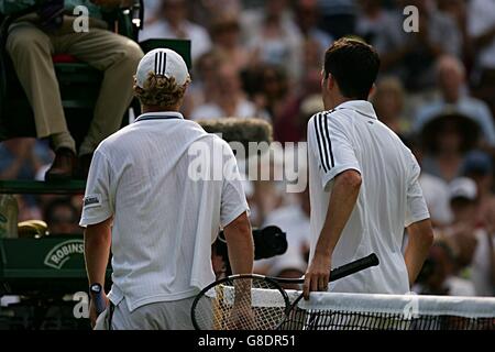 Tennis - Wimbledon Championships 2005 - Herren zweite Runde - Tim Henman V Dmitry Tursunov - All England Club Stockfoto