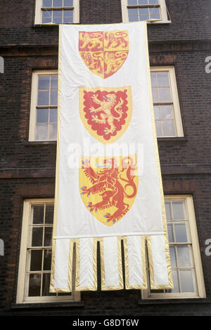 Royalty - Prince Of Wales Investitur Vorbereitungen - College of Arms in London Stockfoto