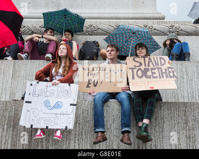 London, UK. 28. Juni 2016. Anti-Austritt Protest auf dem Londoner Trafalgar Square. Bildnachweis: Lebendige Bilder/Alamy Live-Nachrichten Stockfoto