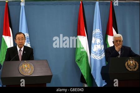 Ramallah, Westjordanland, Palästinensische Gebiete. 28. Juni 2016. United Nations Secretary General Ban Ki-Moon (L) und palästinensischen Präsidenten Mahmud Abbas geben eine gemeinsame Pressekonferenz nach einem Treffen am 28. Juni 2016 in der Westbank-Stadt Ramallah. Ban forderte der israelische Ministerpräsident Benjamin Netanyahu, '' mutige Schritte '' in Richtung Frieden zu nehmen, als er Israel und den palästinensischen Gebieten besucht © Shadi Hatem/APA Bilder/ZUMA Draht/Alamy Live News Stockfoto