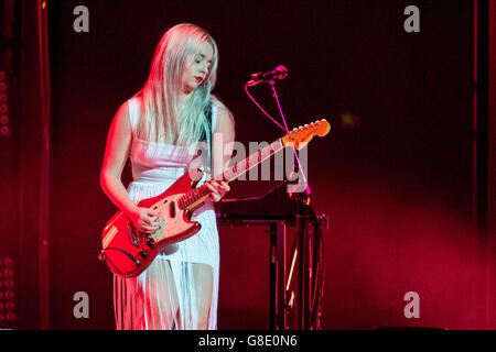 Chicago, Illinois, USA. 25. Juni 2016. SIDNEY SARTINI von Bahari tritt auf der Revival Tour im United Center in Chicago, Illinois © Daniel DeSlover/ZUMA Draht/Alamy Live News Stockfoto