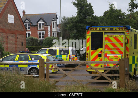 Hayling Island in Mittwoch, 29. Juni 2016 ist ein Mann heute Nachmittag auf einem beliebten Naturlehrpfad auf Hayling Island leider verstorben.    Notdienst wurden kurz vor 10.40 Uhr heute Morgen zu berichten von einem Mann angerufen, die geglaubt wird, um auf den Spuren von Billy vom Fahrrad in einer waldreichen Umgebung gefallen haben.    Eine Weitergabe Dogwalker hob den Alarm nach der Feststellung der Mann und sein Fahrrad auf dem Boden.     Polizei abgesperrt den Naturlehrpfad, während sie mit dem Vorfall behandelt, die nicht als verdächtig behandelt wird. Ein Hampshire Sprecher fügte hinzu: "Offiziere hießen am 10. Bildnachweis: Uknip/Alamy Live-Nachrichten Stockfoto