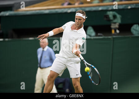 London, Vereinigtes Königreich. 29. Juni 2016. London, UK. 29. Juni 2016.  Wimbledon Tennis-Meisterschaften 2016 statt in The All England Lawn Tennis and Croquet Club, London, England, UK.   Roger Federer (SUI) [1} V Marcus Willis (GBR) auf dem Centre Court. Im Bild:-Marcus Willis. Bildnachweis: Duncan Grove/Alamy Live-Nachrichten Stockfoto