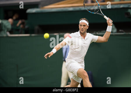 London, Vereinigtes Königreich. 29. Juni 2016. London, UK. 29. Juni 2016.  Wimbledon Tennis-Meisterschaften 2016 statt in The All England Lawn Tennis and Croquet Club, London, England, UK.   Roger Federer (SUI) [1} V Marcus Willis (GBR) auf dem Centre Court. Im Bild:-Marcus Willis. Bildnachweis: Duncan Grove/Alamy Live-Nachrichten Stockfoto
