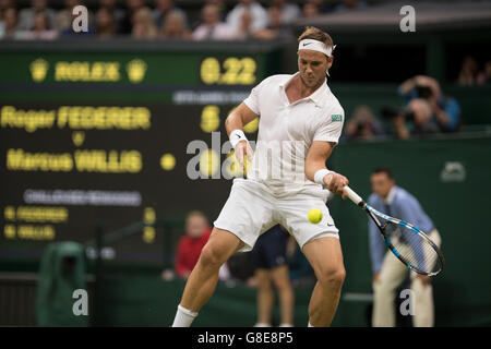 London, Vereinigtes Königreich. 29. Juni 2016. London, UK. 29. Juni 2016.  Wimbledon Tennis-Meisterschaften 2016 statt in The All England Lawn Tennis and Croquet Club, London, England, UK.   Roger Federer (SUI) [1} V Marcus Willis (GBR) auf dem Centre Court. Im Bild:-Marcus Willis. Bildnachweis: Duncan Grove/Alamy Live-Nachrichten Stockfoto