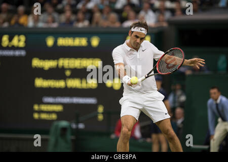 London, Vereinigtes Königreich. 29. Juni 2016. London, UK. 29. Juni 2016.  Wimbledon Tennis-Meisterschaften 2016 statt in The All England Lawn Tennis and Croquet Club, London, England, UK.   Roger Federer (SUI) [1} V Marcus Willis (GBR) auf dem Centre Court. Im Bild:-Roger Federer. Bildnachweis: Duncan Grove/Alamy Live-Nachrichten Stockfoto