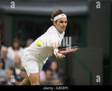 London, Vereinigtes Königreich. 29. Juni 2016. London, UK. 29. Juni 2016.  Wimbledon Tennis-Meisterschaften 2016 statt in The All England Lawn Tennis and Croquet Club, London, England, UK.   Roger Federer (SUI) [1} V Marcus Willis (GBR) auf dem Centre Court. Im Bild:-Roger Federer. Bildnachweis: Duncan Grove/Alamy Live-Nachrichten Stockfoto
