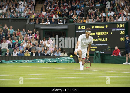 London, Vereinigtes Königreich. 29. Juni 2016. London, UK. 29. Juni 2016.  Wimbledon Tennis-Meisterschaften 2016 statt in The All England Lawn Tennis and Croquet Club, London, England, UK.   Roger Federer (SUI) [1} V Marcus Willis (GBR) auf dem Centre Court. Im Bild:-Roger Federer. Bildnachweis: Duncan Grove/Alamy Live-Nachrichten Stockfoto