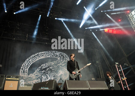 Wrexham, Wales, UK. 2. Juli 2016. Wels & The Bottlemen Perfom Glyndwr University Rennbahn Stadion, Wrexham, Wales auf Samstag, 2. Juli 2016 Credit: Alex Williams/Alamy Live News Stockfoto