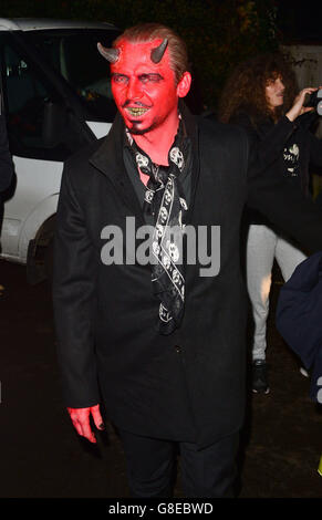 Jonathan Ross halloween Party - London. Simon Pegg kommt zu einer halloween-Party, die von Jonathan Ross in seinem Haus im Norden Londons veranstaltet wird. Stockfoto