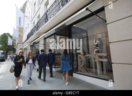 Chanel Boutique, New Bond Street im West End von London, Mayfair, London, UK Stockfoto