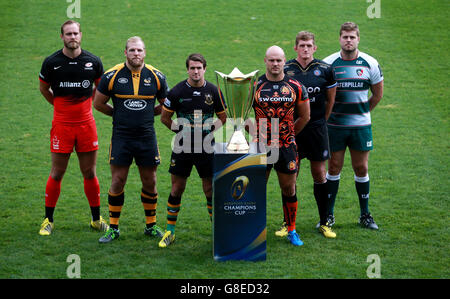 (Von links nach rechts) Saracens' Alistair Hargreaves, Wesps' James Haskell, Northampton Saints' Lee Dickson, Exeter Chiefs' Jack Yeandle, Bath's Stuart Hooper und Leicester Tigers' Ed Slater posieren mit der Trophäe während der Medieneinführung des European Rugby Champions Cup und Challenge Cup in Twickenham Stoop, London. Stockfoto