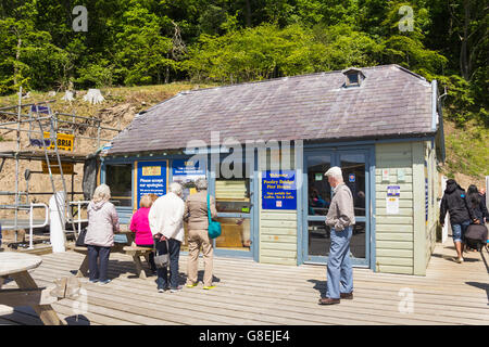 Ullswater Steamers Punkt, ein Café und Ticket Informationsbüro auf Pooley Brückenpfeilers, Cumbria, geschlossen zur Reparatur nach Schäden durch Sturm Desmond. Stockfoto