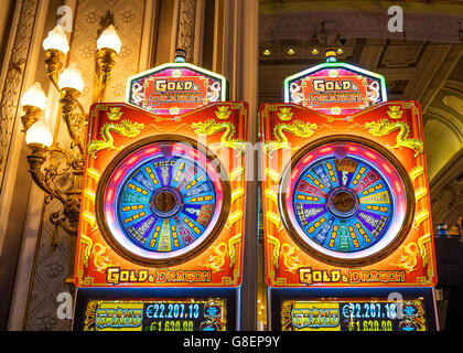 Spielautomaten im Monte Carlo Casino, Monaco Stockfoto