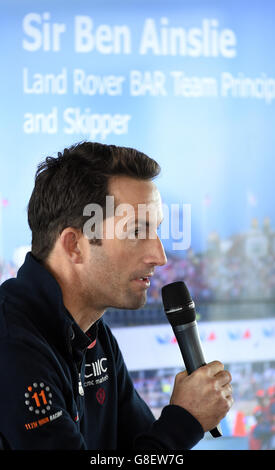 Segeln - Media Briefing - Zentrale DER Land Rover BAR. Das Land Rover BAR Team Prinzip Sir Ben Ainslie während einer Medienbesprechung in der Land Rover BAR Zentrale in Portsmouth. Stockfoto