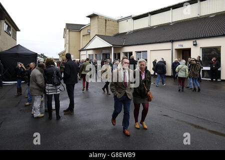 Pferderennen Sie - Dachs Ales Tag - Wincanton Rennbahn Stockfoto