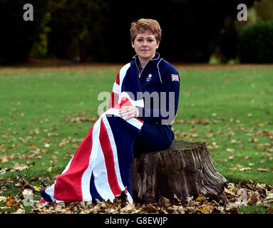 Die britische Elena Allen, die während der Ankündigung des britischen Teams der Olympischen Vereinigung im Bisham Abbey National Sports Center im Women's Skeet antritt. Stockfoto